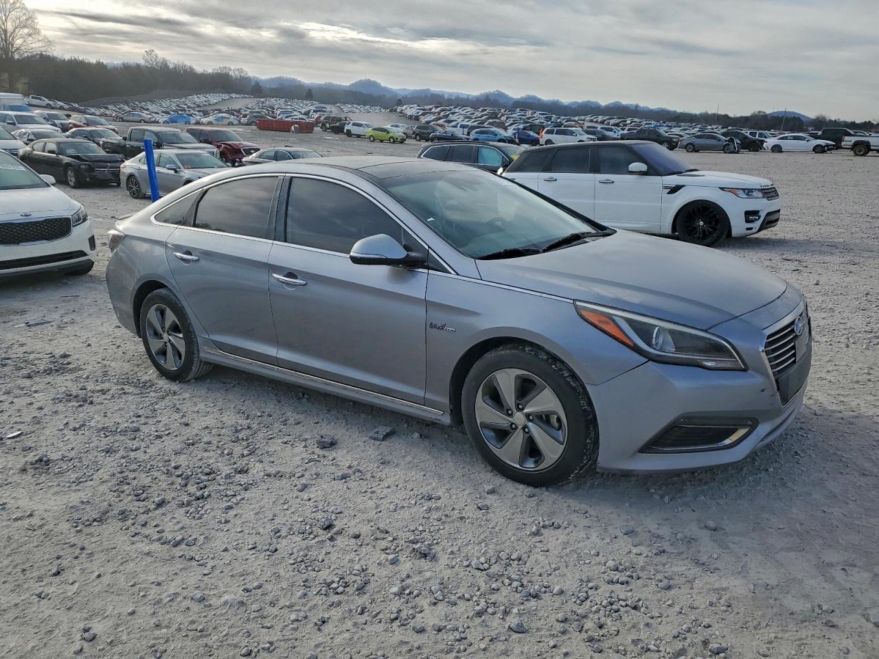 2016 HYUNDAI SONATA HYBRID photo 4