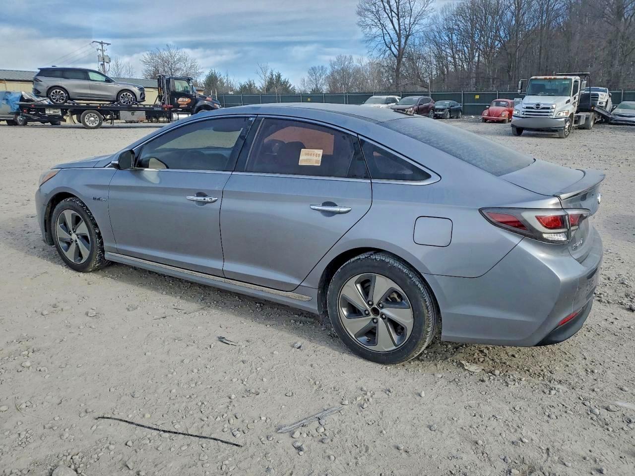2016 HYUNDAI SONATA HYBRID photo 2