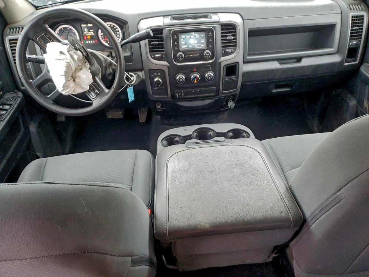 2016 RAM 1500 ST photo 8