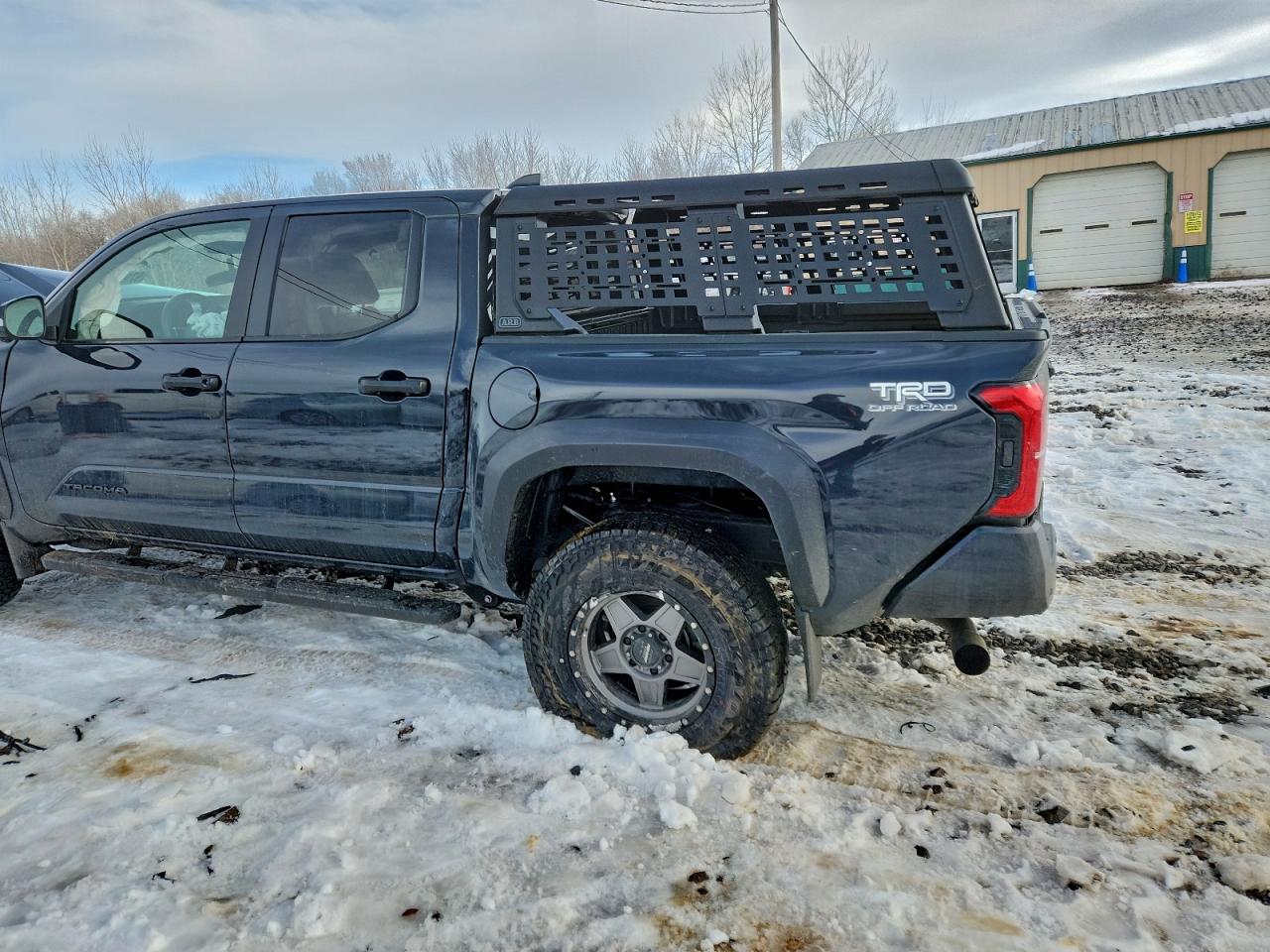 2024 TOYOTA TACOMA DOUBLE CAB photo 2