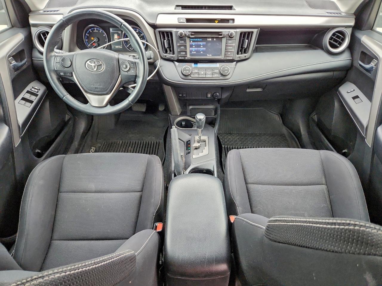2016 TOYOTA RAV4 XLE photo 8