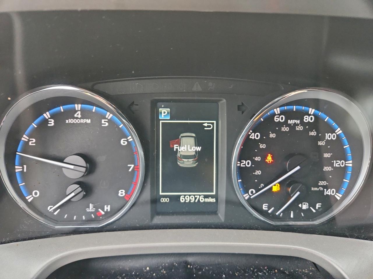 2016 TOYOTA RAV4 XLE photo 9