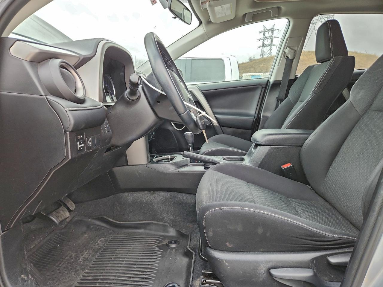 2016 TOYOTA RAV4 XLE photo 7