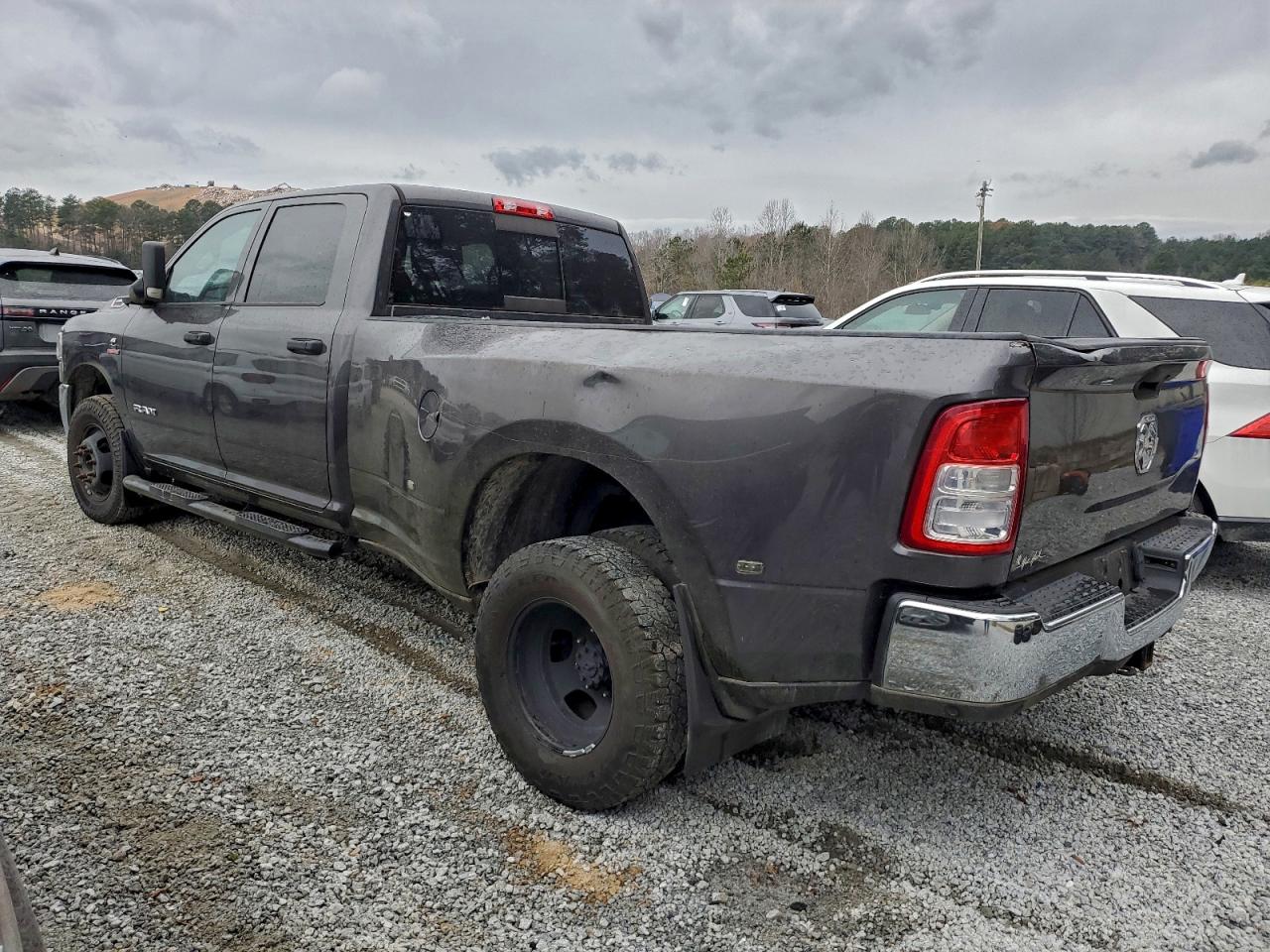 2019 RAM 3500 TRADESMAN photo 2