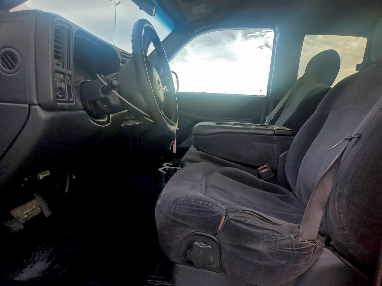 2002 CHEVROLET SILVERADO C1500 photo 7