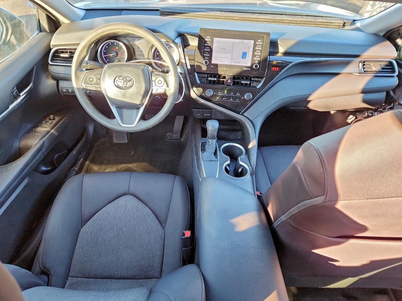 2021 TOYOTA CAMRY LE photo 8