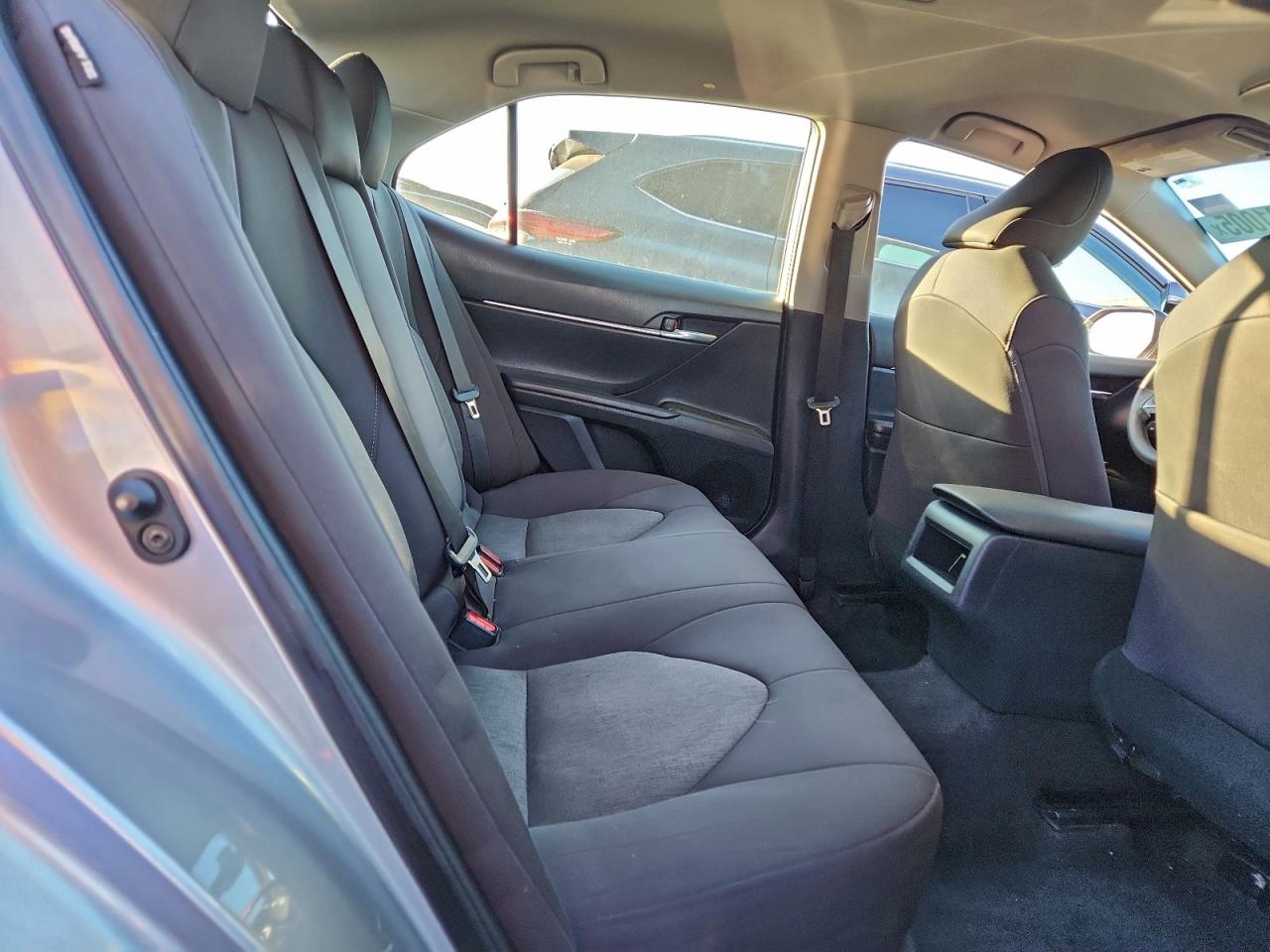 2021 TOYOTA CAMRY LE photo 10