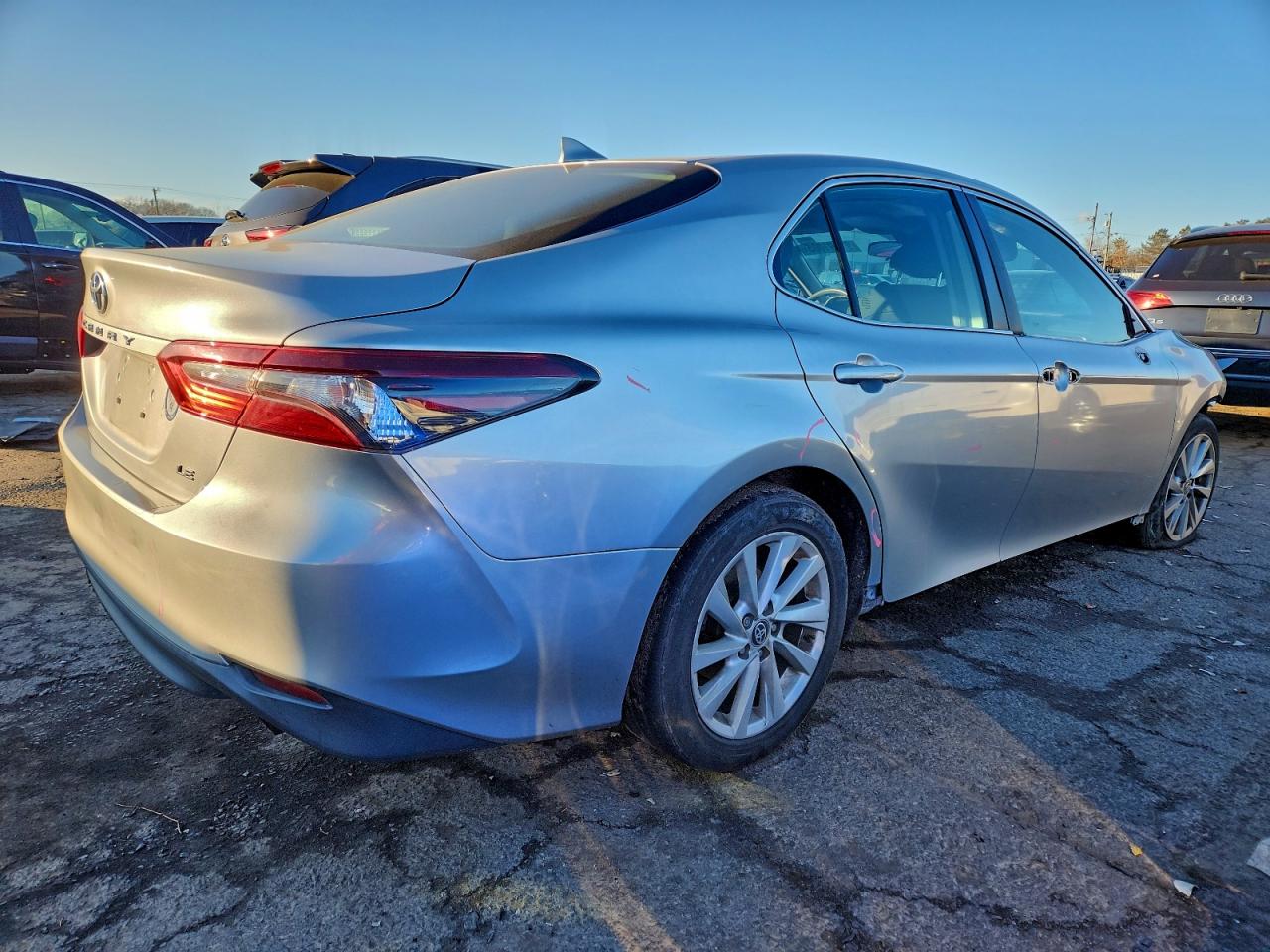 2021 TOYOTA CAMRY LE photo 3