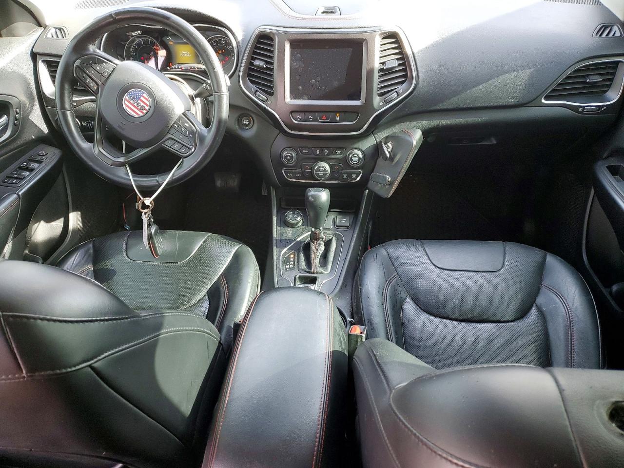 2019 JEEP CHEROKEE TRAILHAWK photo 8