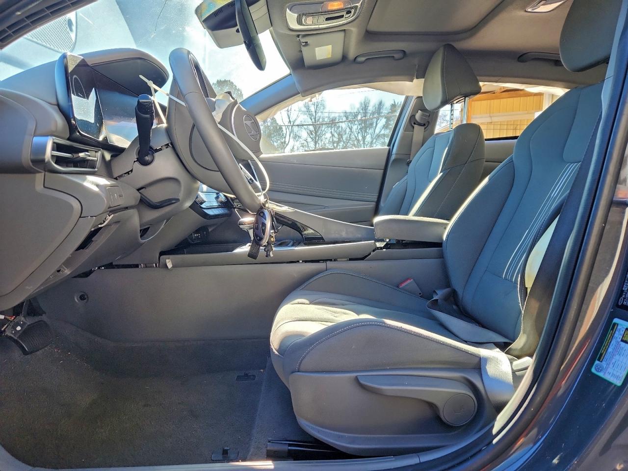 2025 HYUNDAI ELANTRA SEL photo 7