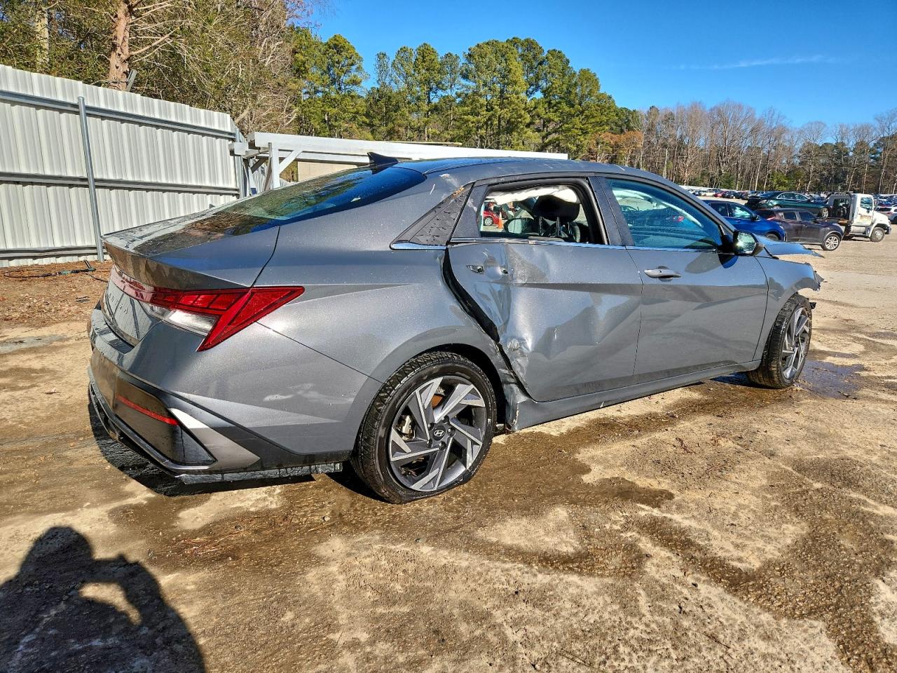 2025 HYUNDAI ELANTRA SEL photo 3