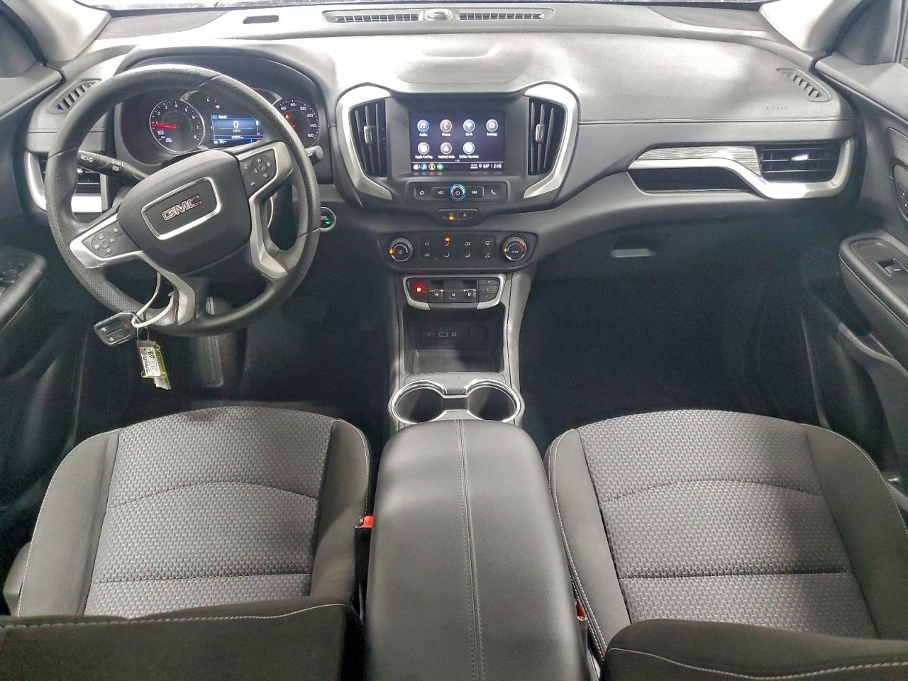2024 GMC TERRAIN SLE photo 8