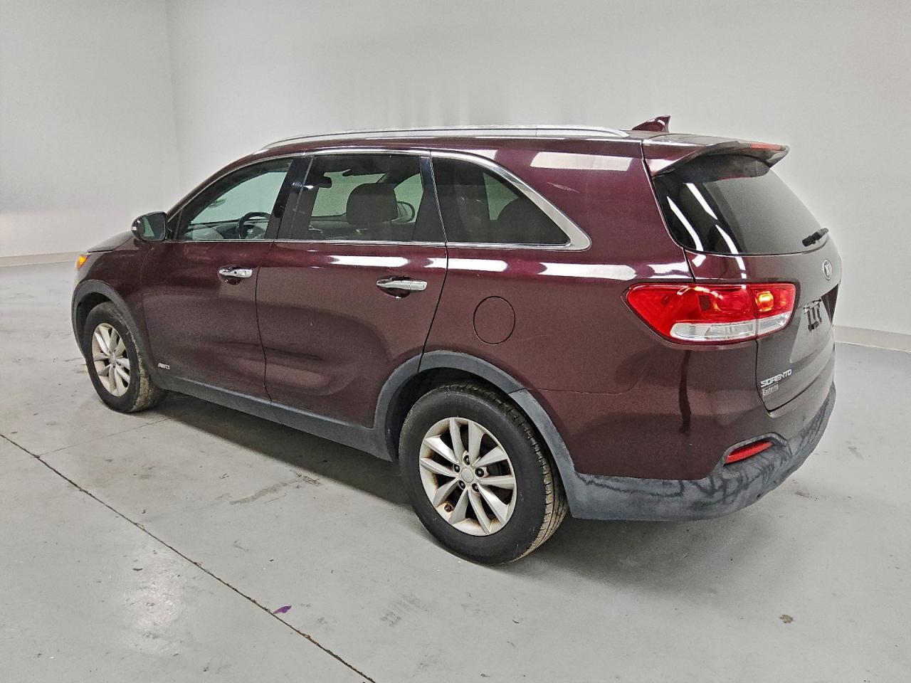 2017 KIA SORENTO LX photo 2