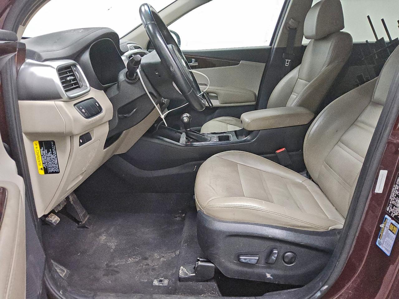 2017 KIA SORENTO LX photo 7
