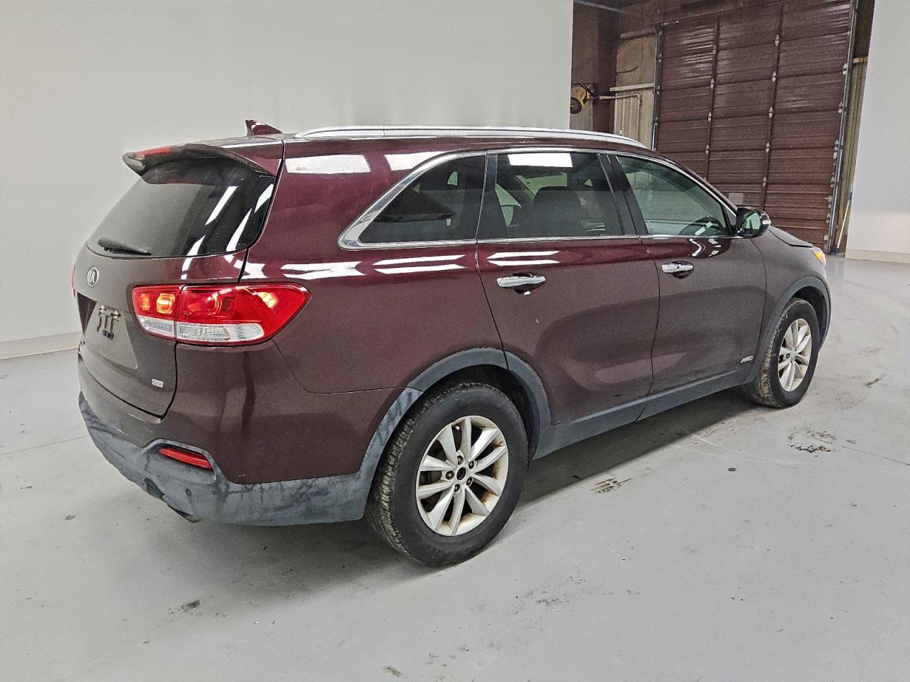 2017 KIA SORENTO LX photo 3