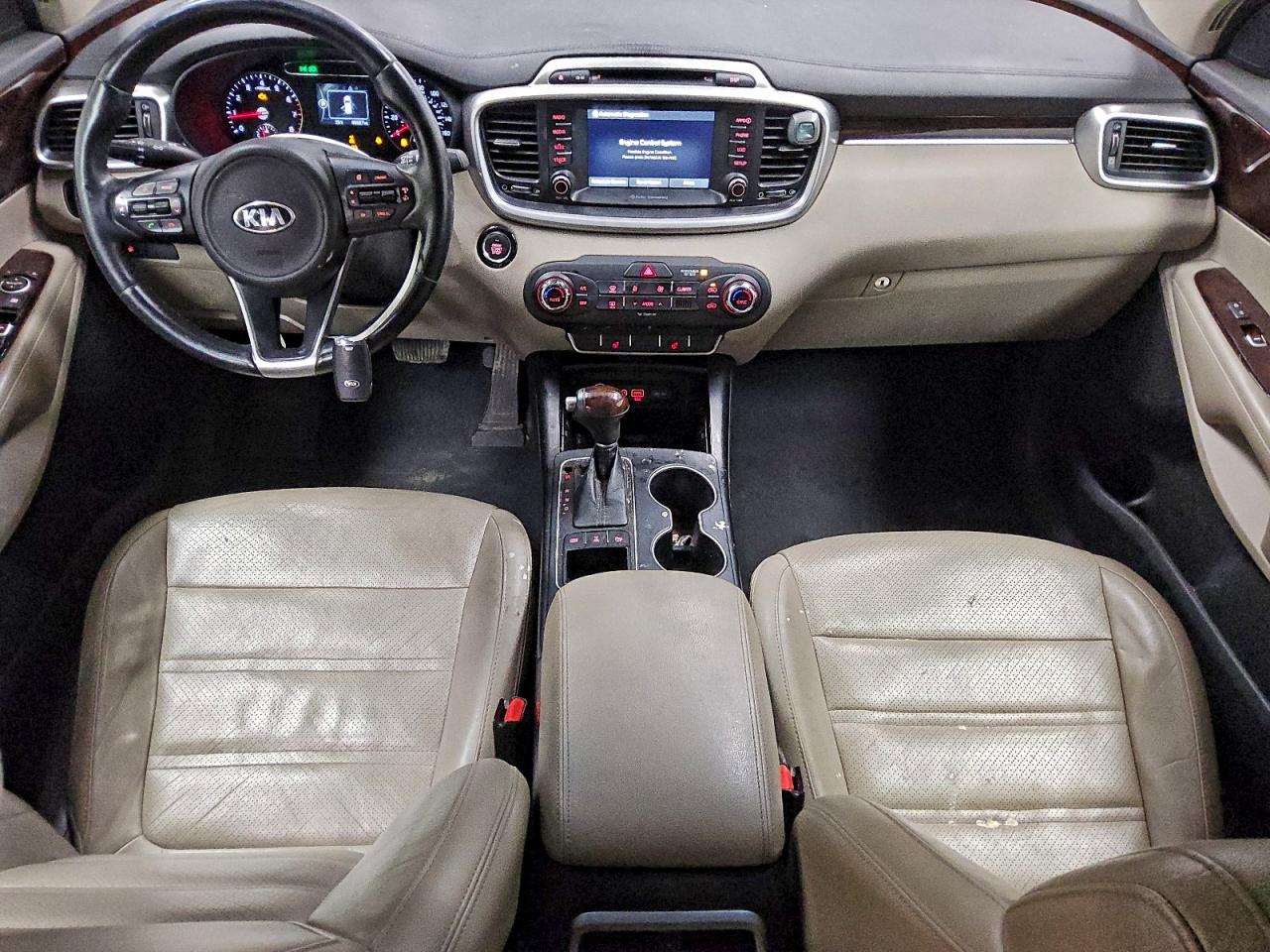 2017 KIA SORENTO LX photo 8