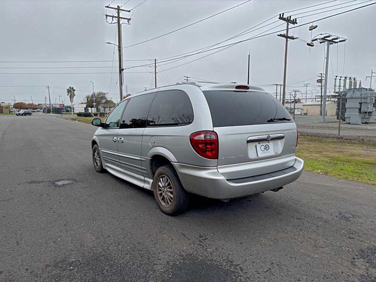 2002 CHRYSLER TOWN & COUNTRY LIMITED photo 3