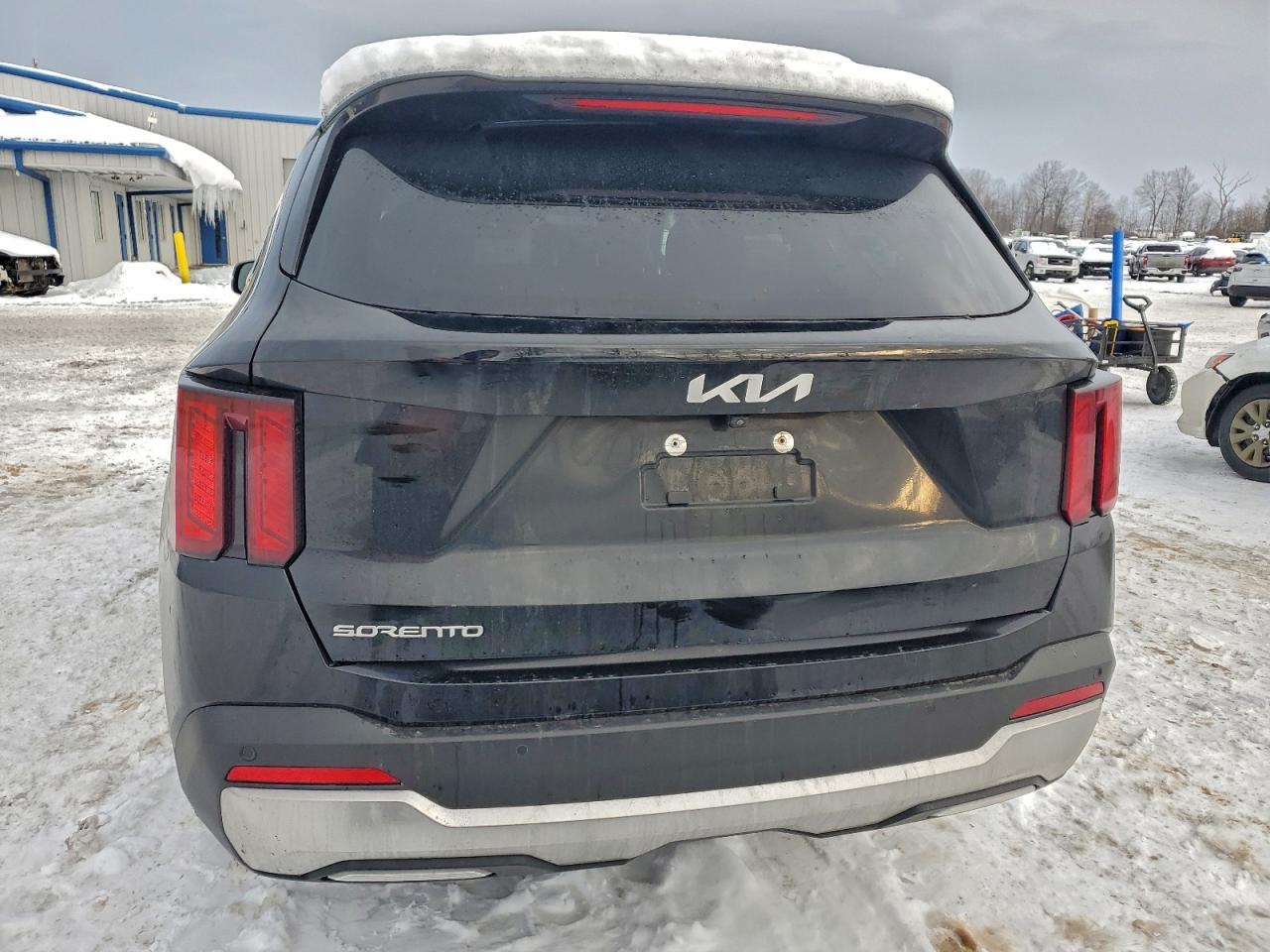 2024 KIA SORENTO S photo 6