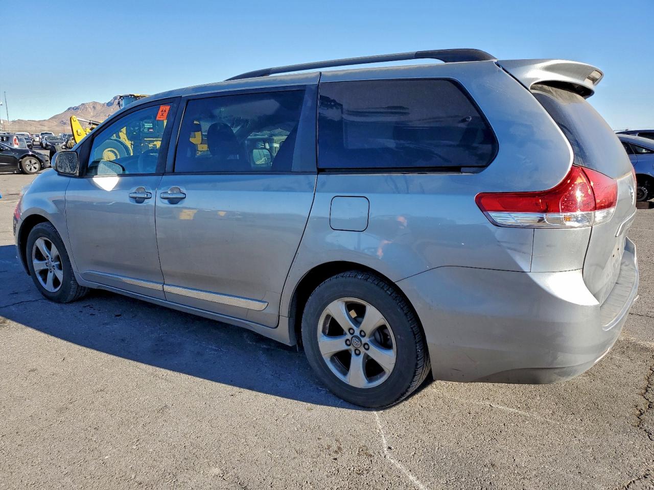 2013 TOYOTA SIENNA LE photo 2