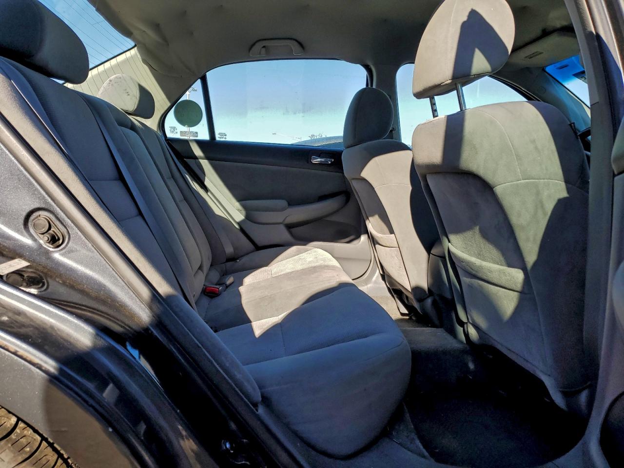2005 HONDA ACCORD LX photo 10