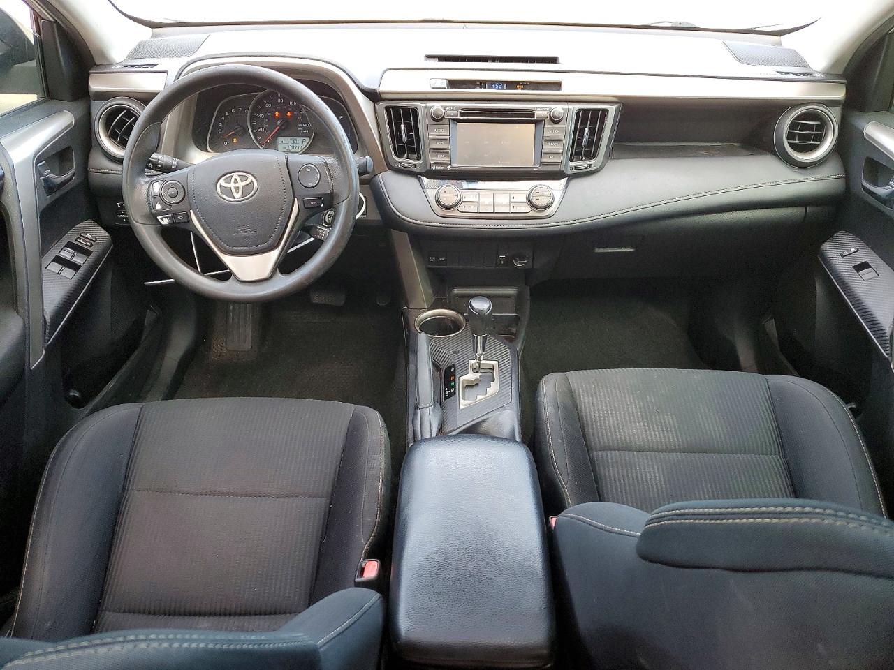 2015 TOYOTA RAV4 XLE photo 15