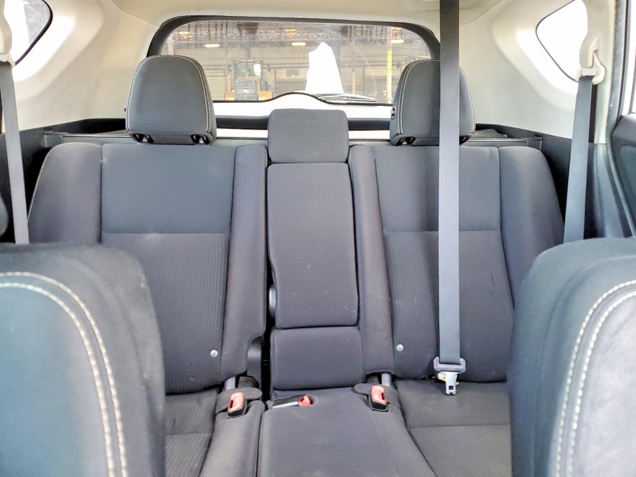 2015 TOYOTA RAV4 XLE photo 19