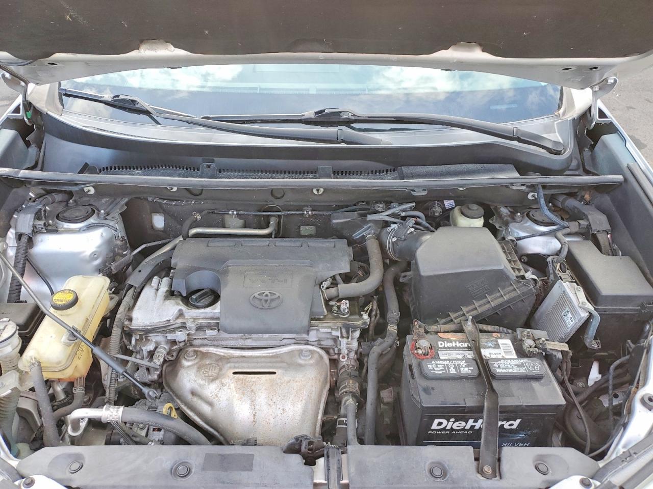 2015 TOYOTA RAV4 XLE photo 23