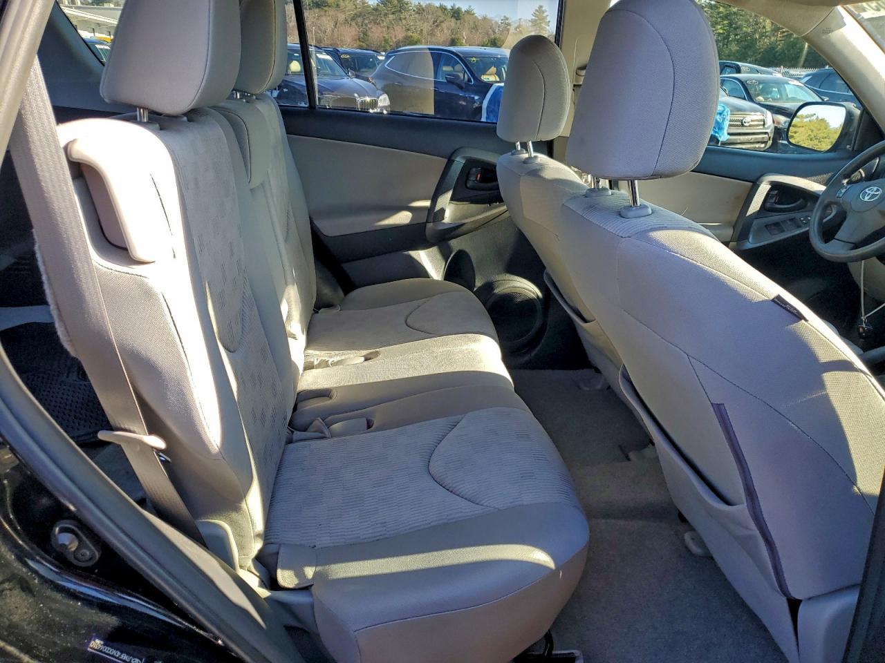 2012 TOYOTA RAV4 photo 11