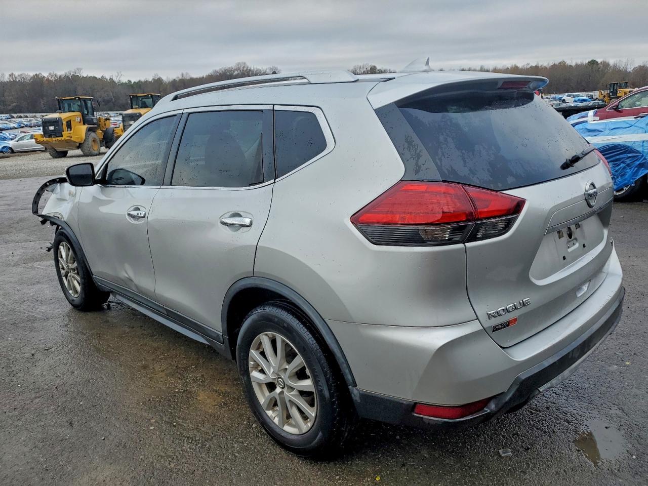 2017 NISSAN ROGUE S photo 2
