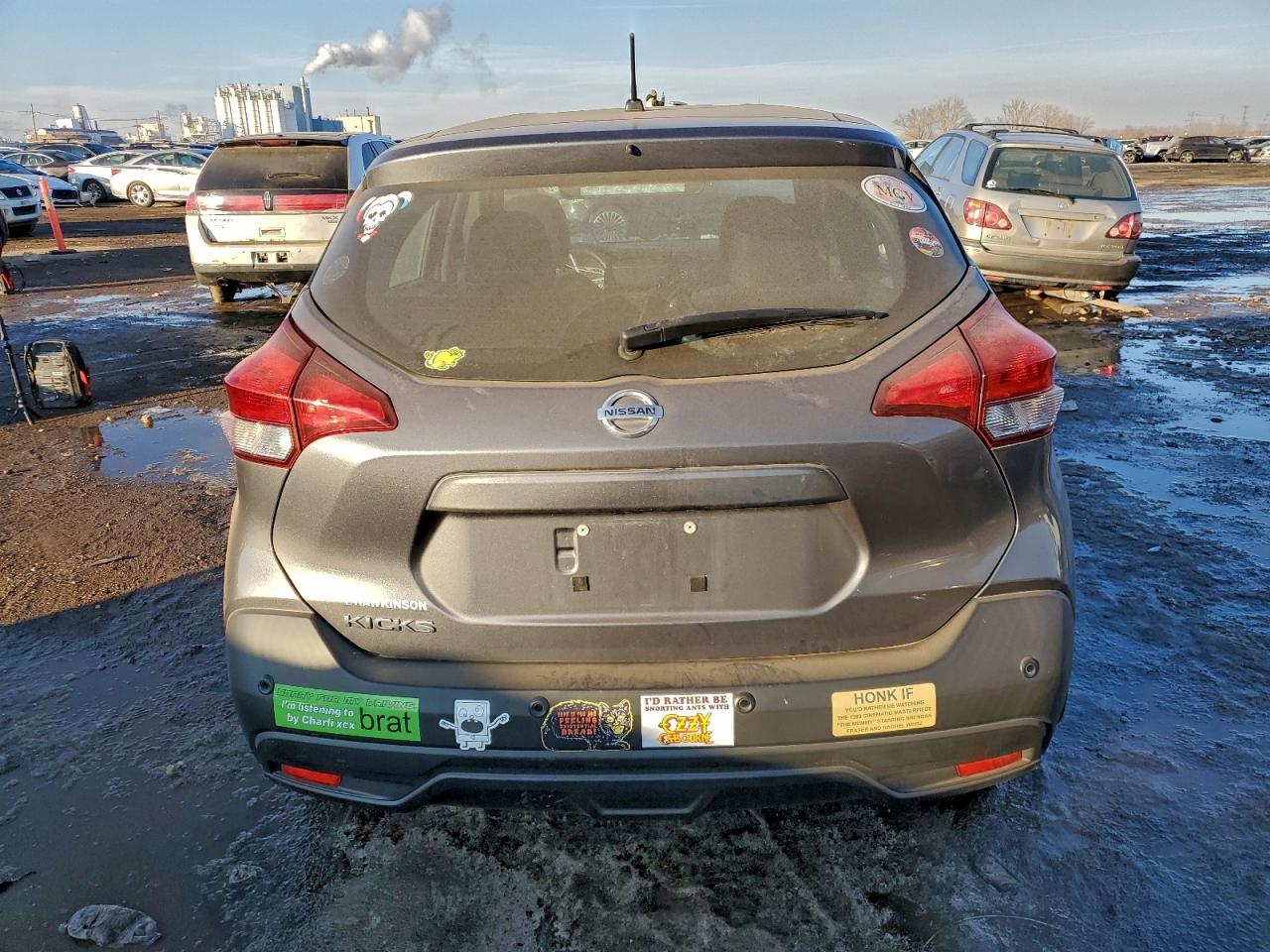 2020 NISSAN KICKS S photo 6