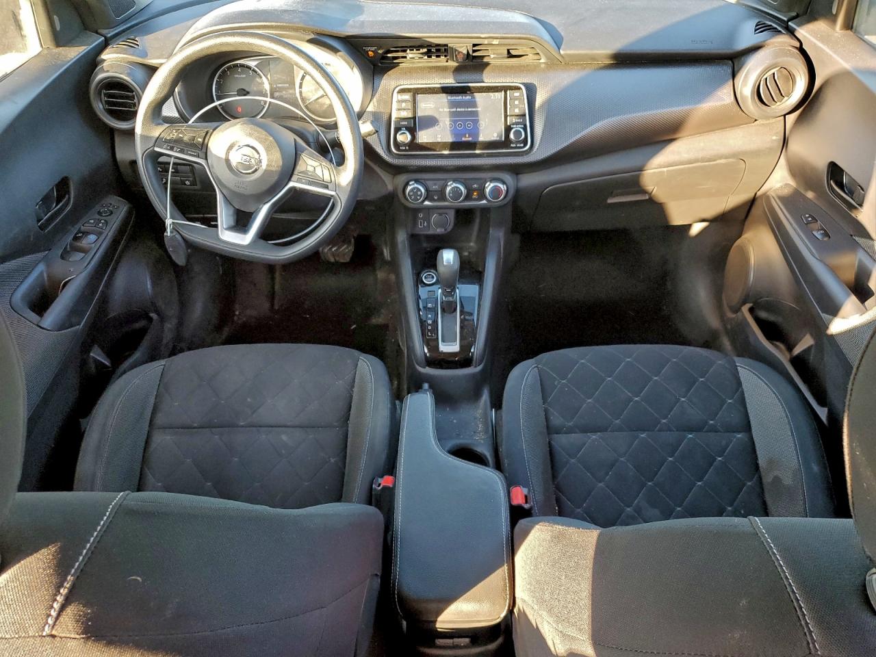 2020 NISSAN KICKS S photo 8