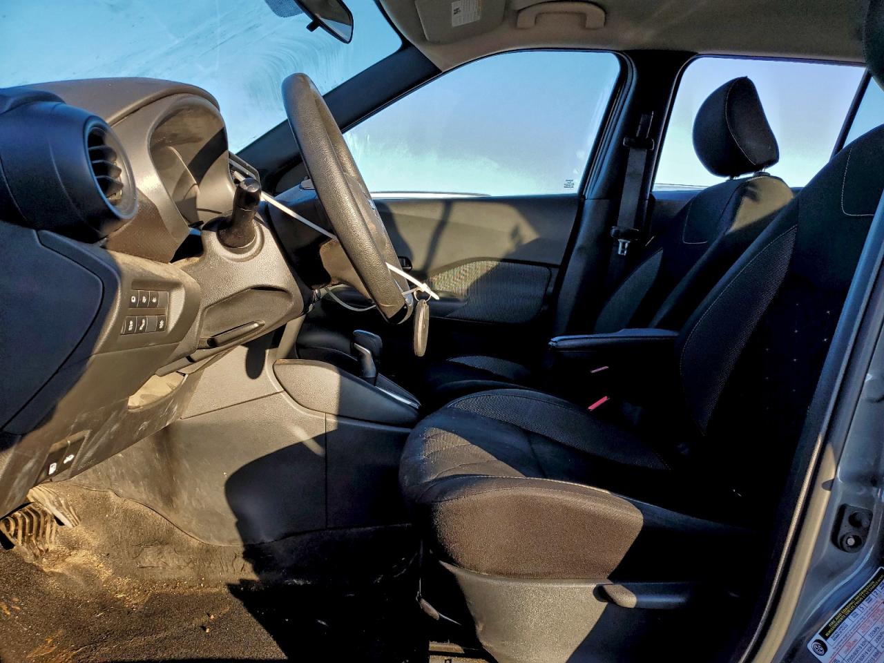 2020 NISSAN KICKS S photo 7