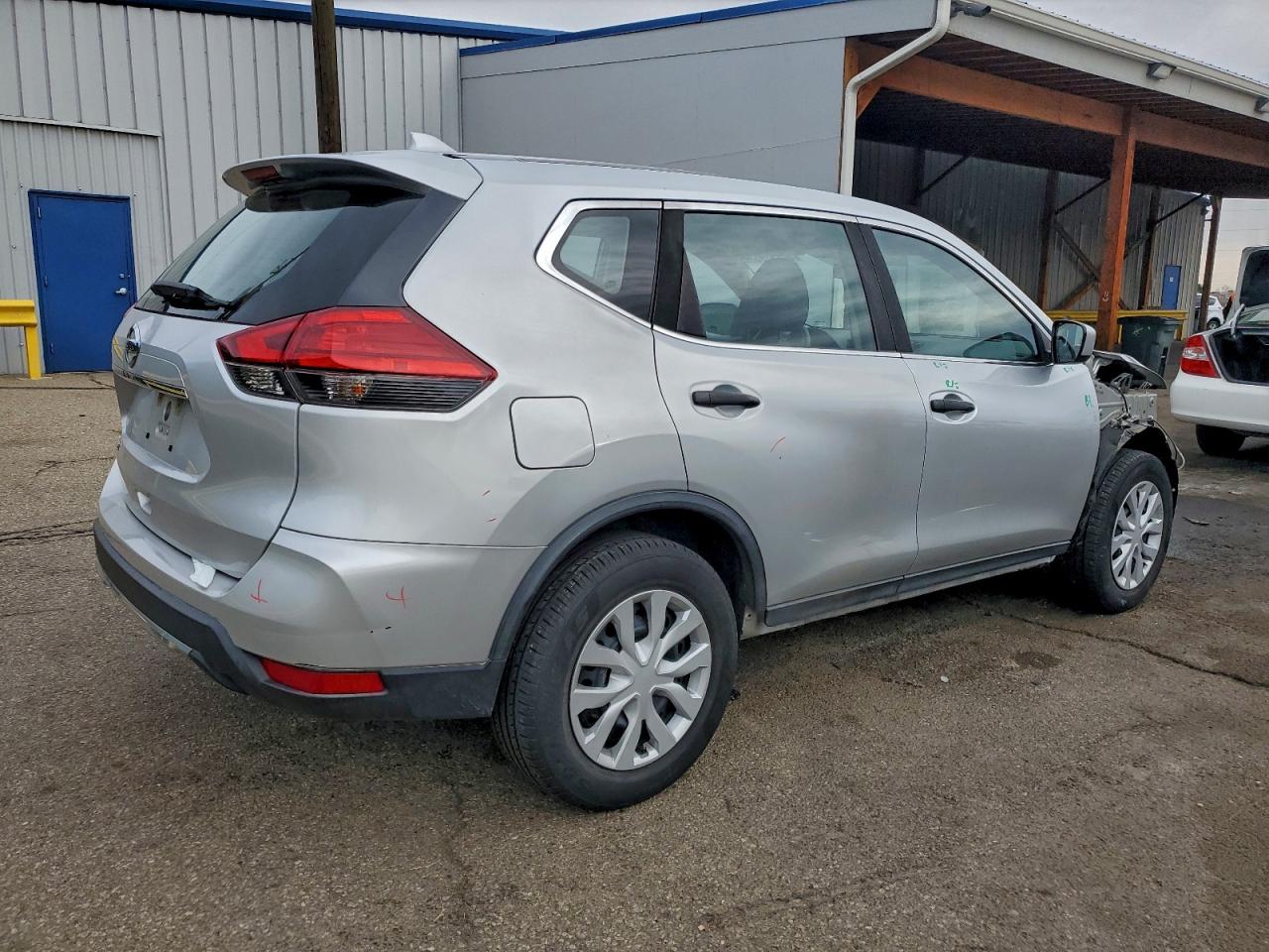 2017 NISSAN ROGUE S photo 5