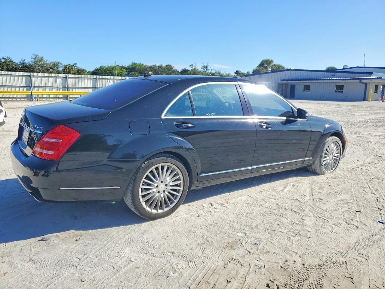 2010 MERCEDES-BENZ S 550 4MATIC photo 3