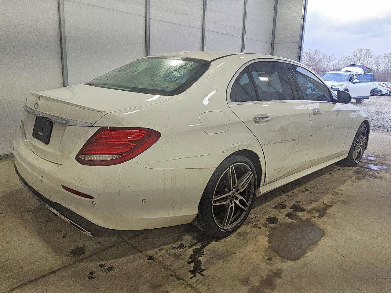 2018 MERCEDES-BENZ E 300 photo 3