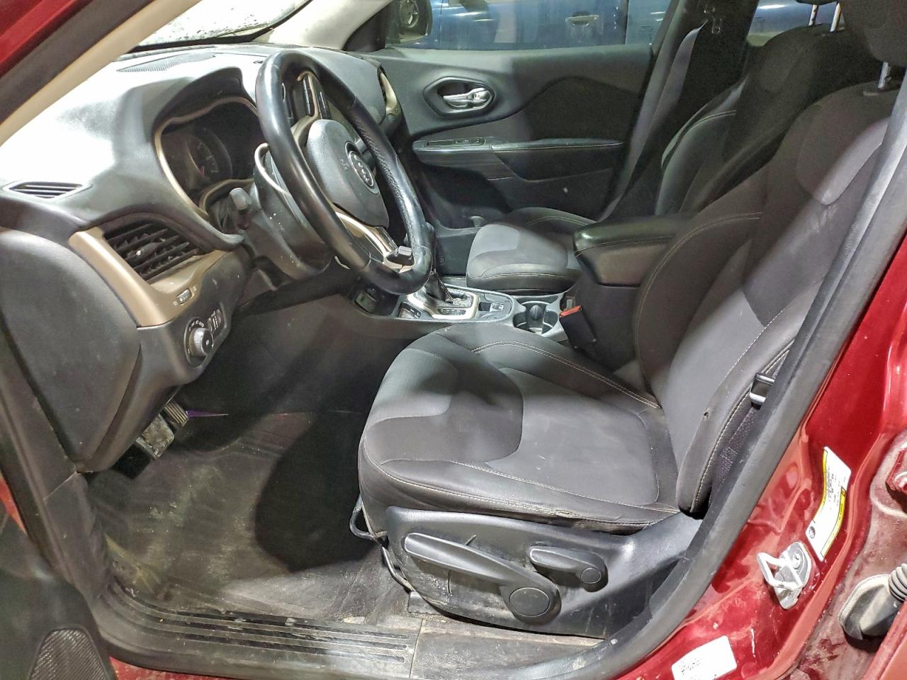 2015 JEEP CHEROKEE LATITUDE photo 13