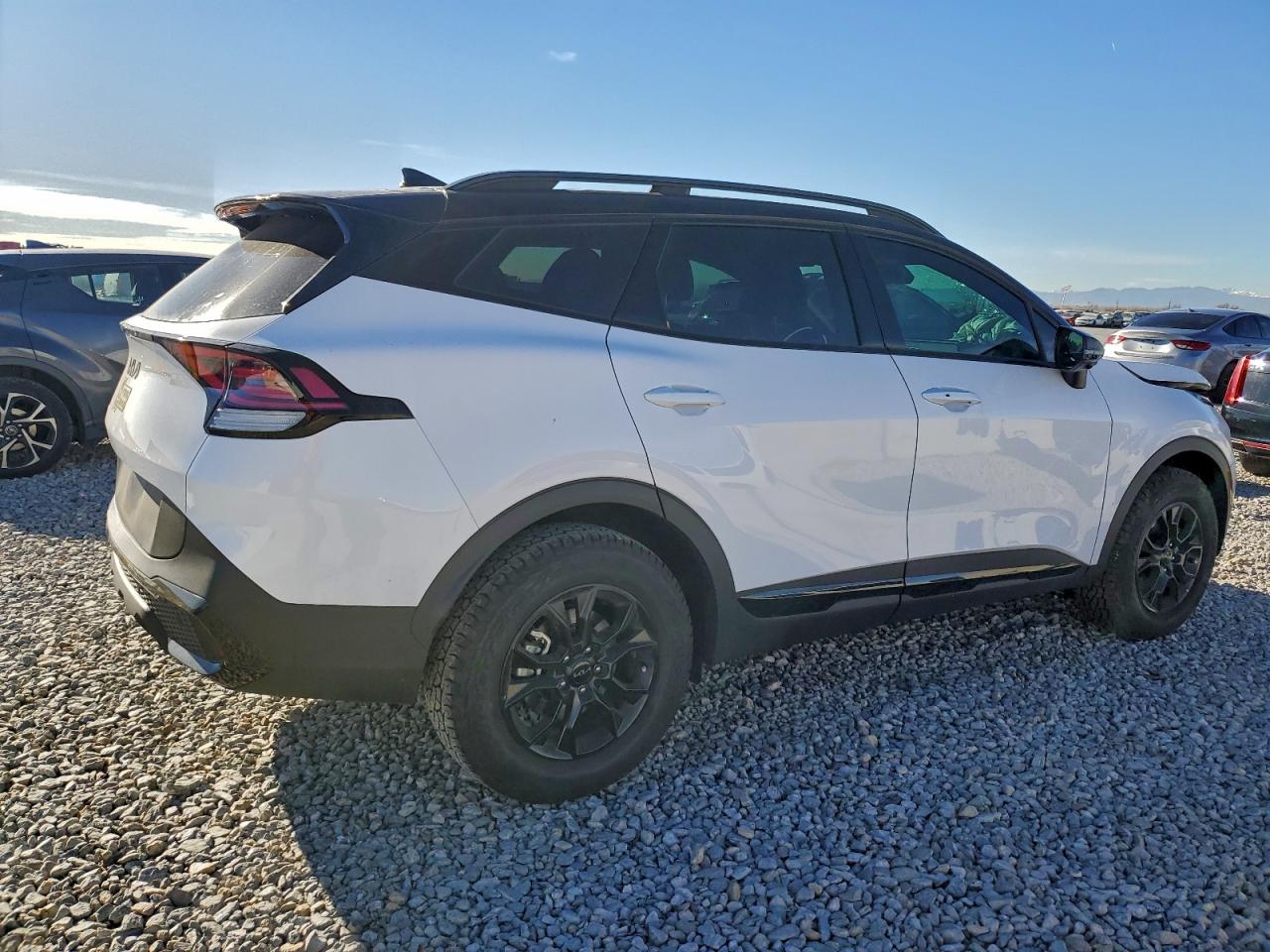 2025 KIA SPORTAGE X-PRO photo 3