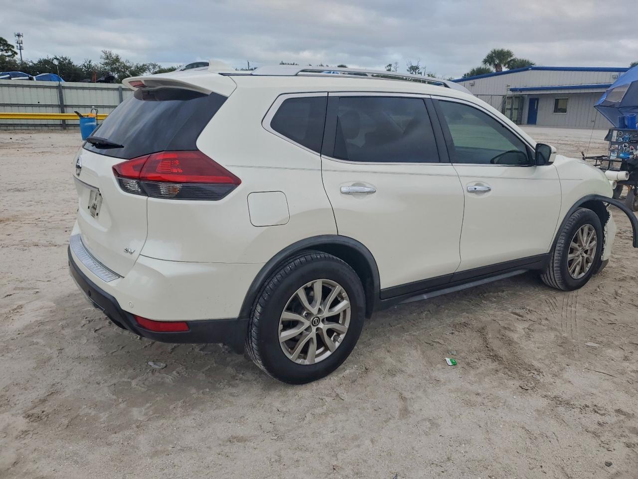 2020 NISSAN ROGUE S photo 3