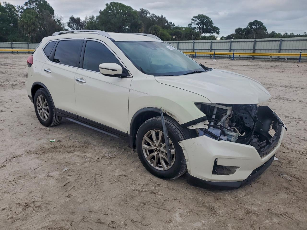 2020 NISSAN ROGUE S photo 4