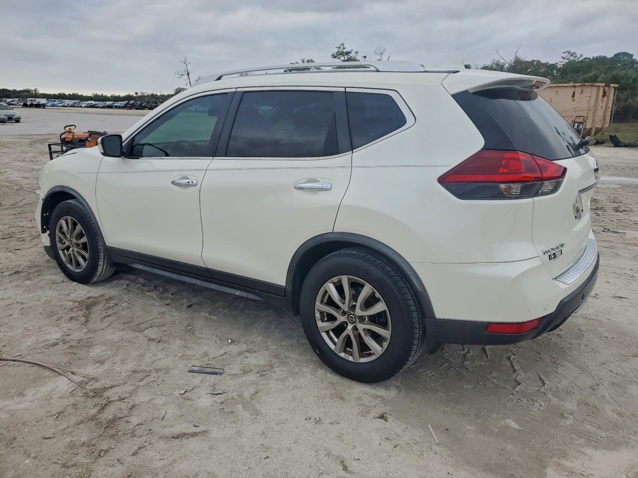 2020 NISSAN ROGUE S photo 2