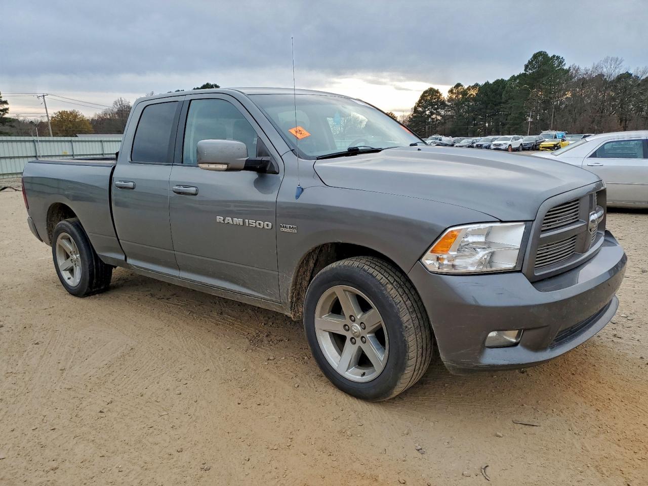 2011 DODGE RAM 1500 photo 4