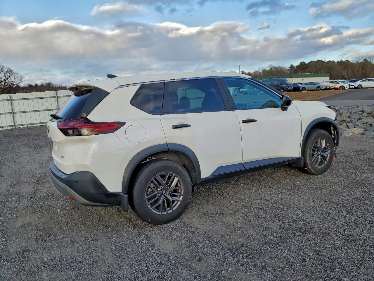 2023 NISSAN ROGUE S photo 3