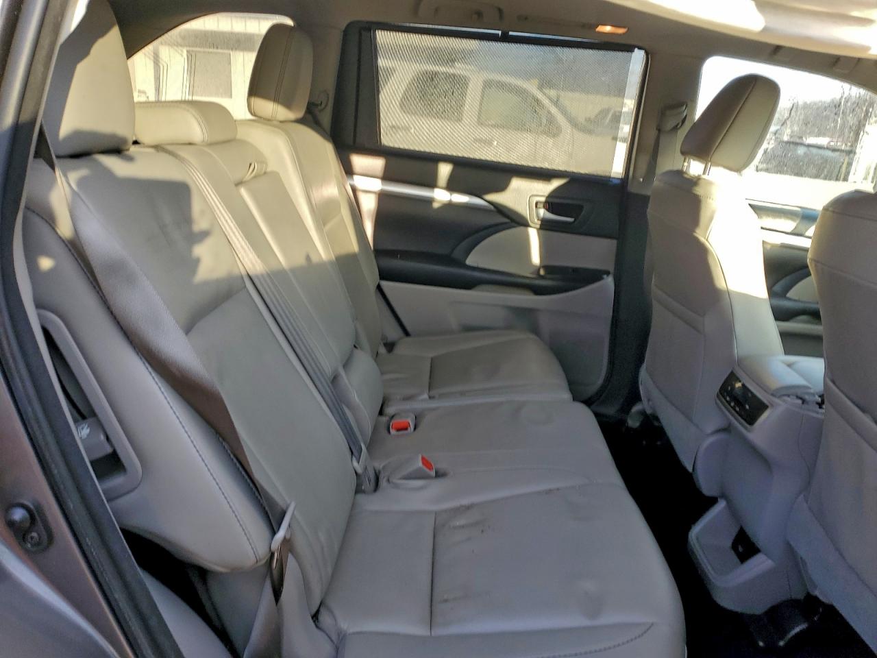 2018 TOYOTA HIGHLANDER SE photo 11