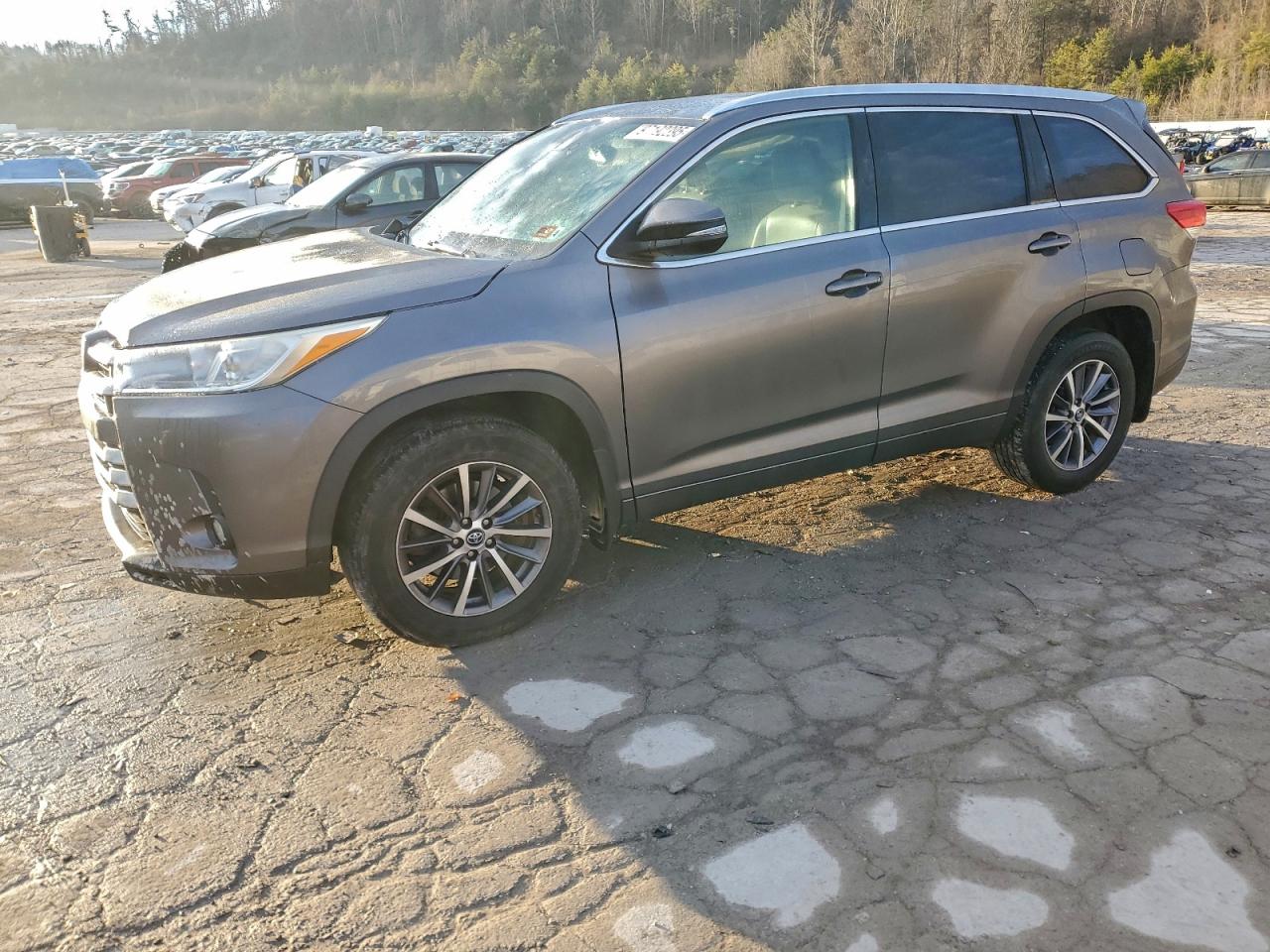 2018 TOYOTA HIGHLANDER
