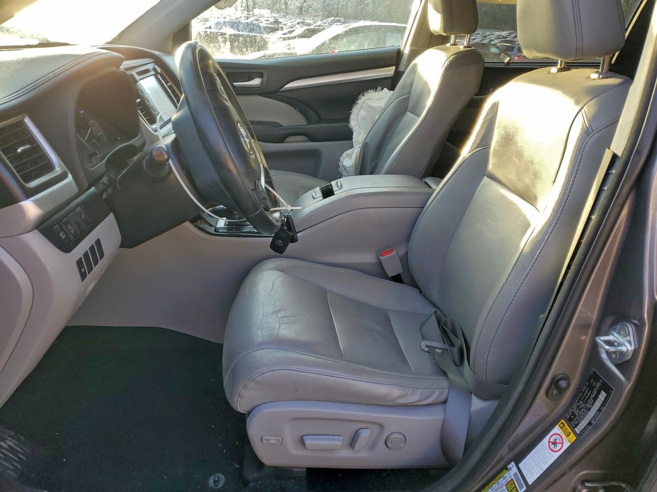 2018 TOYOTA HIGHLANDER SE photo 7