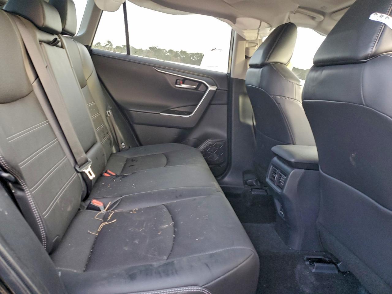 2025 TOYOTA RAV4 LIMITED photo 11