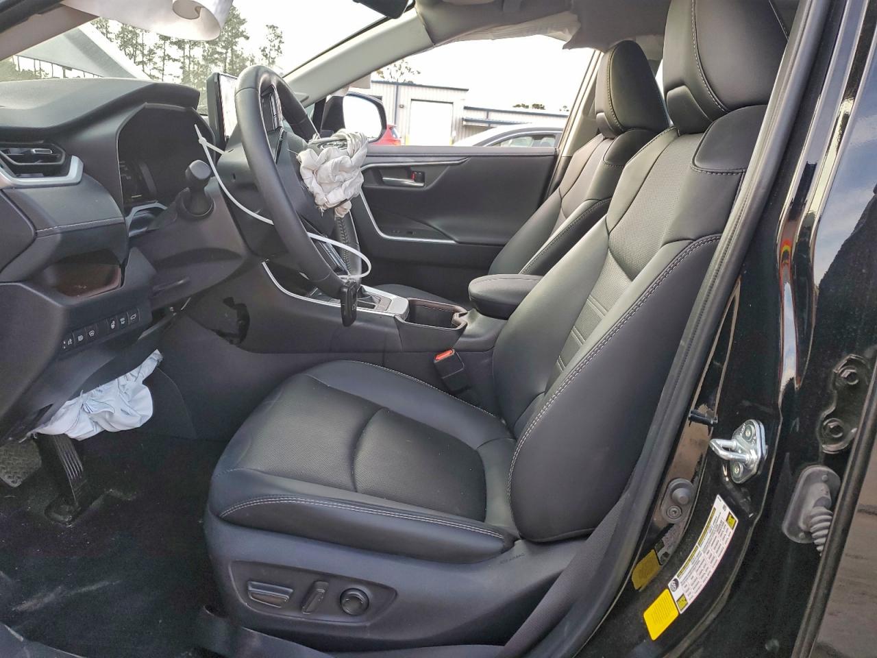 2025 TOYOTA RAV4 LIMITED photo 7