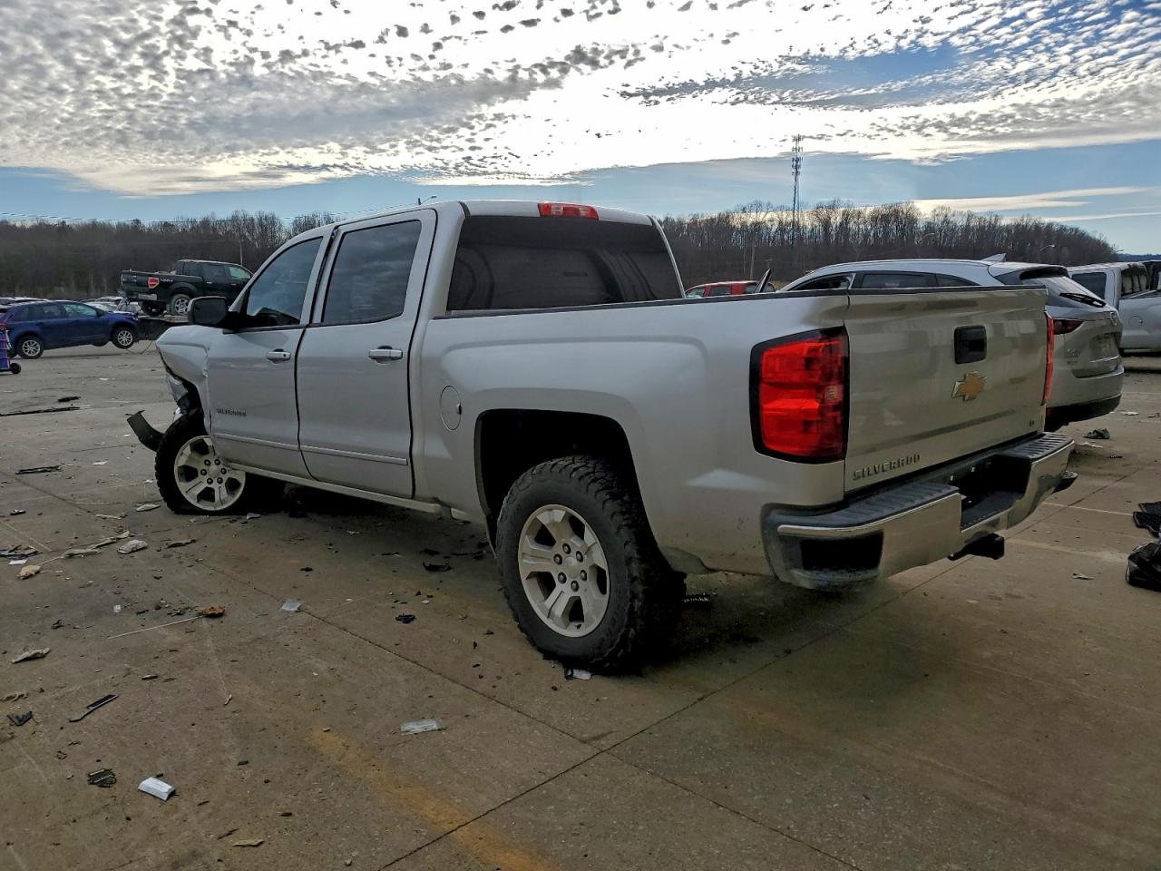 2018 CHEVROLET SILVERADO C1500 LT photo 2