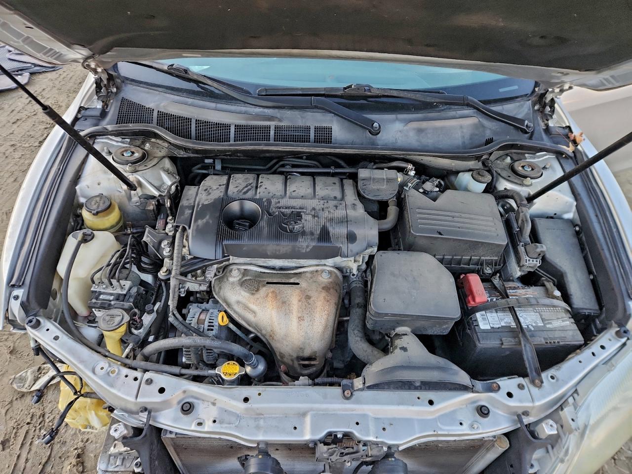 2011 TOYOTA CAMRY BASE photo 11