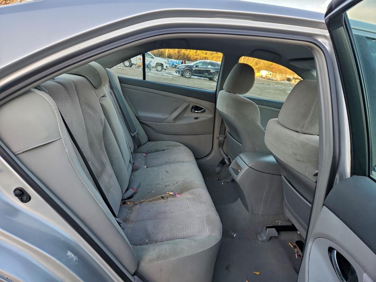 2011 TOYOTA CAMRY BASE photo 10
